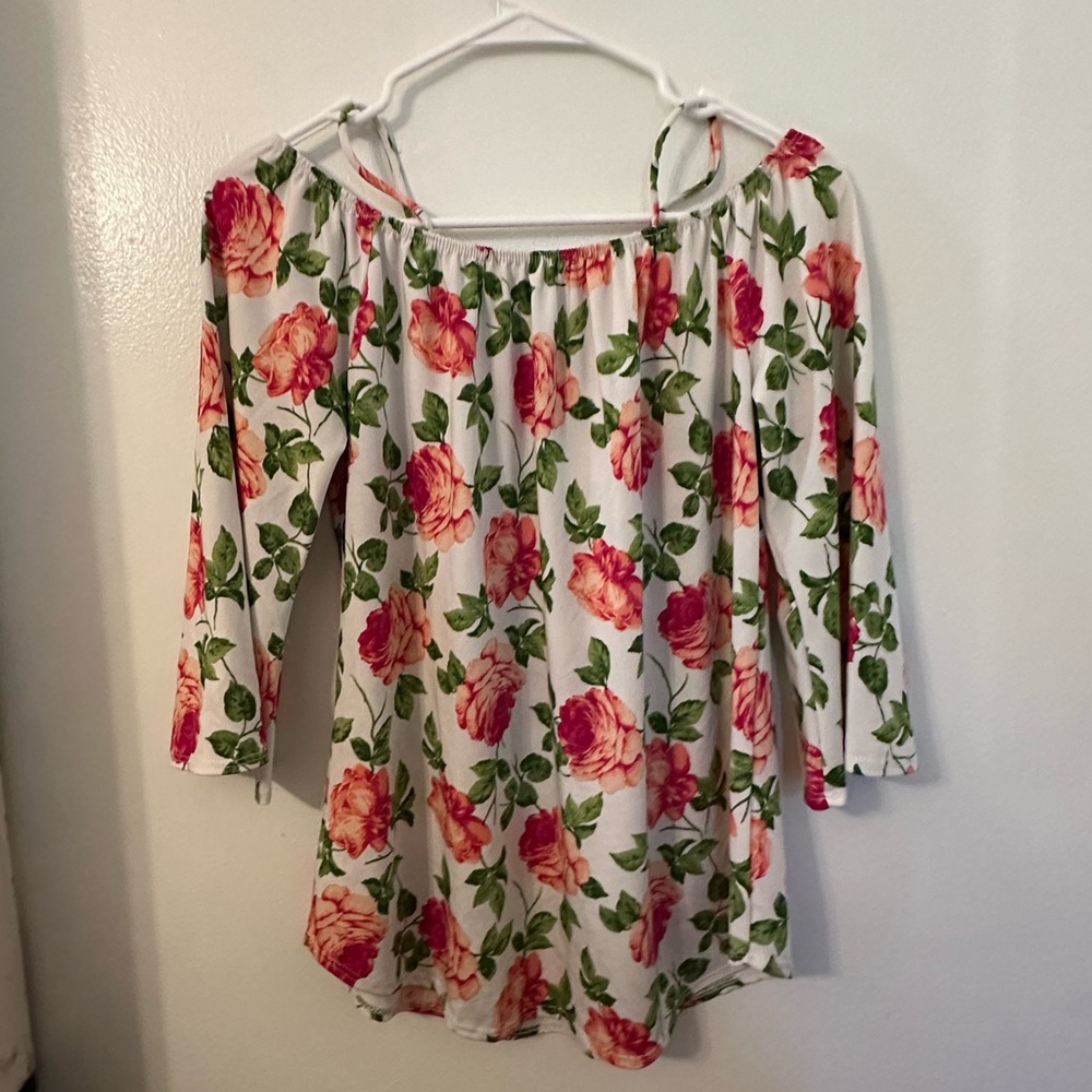 Off shoulder floral top